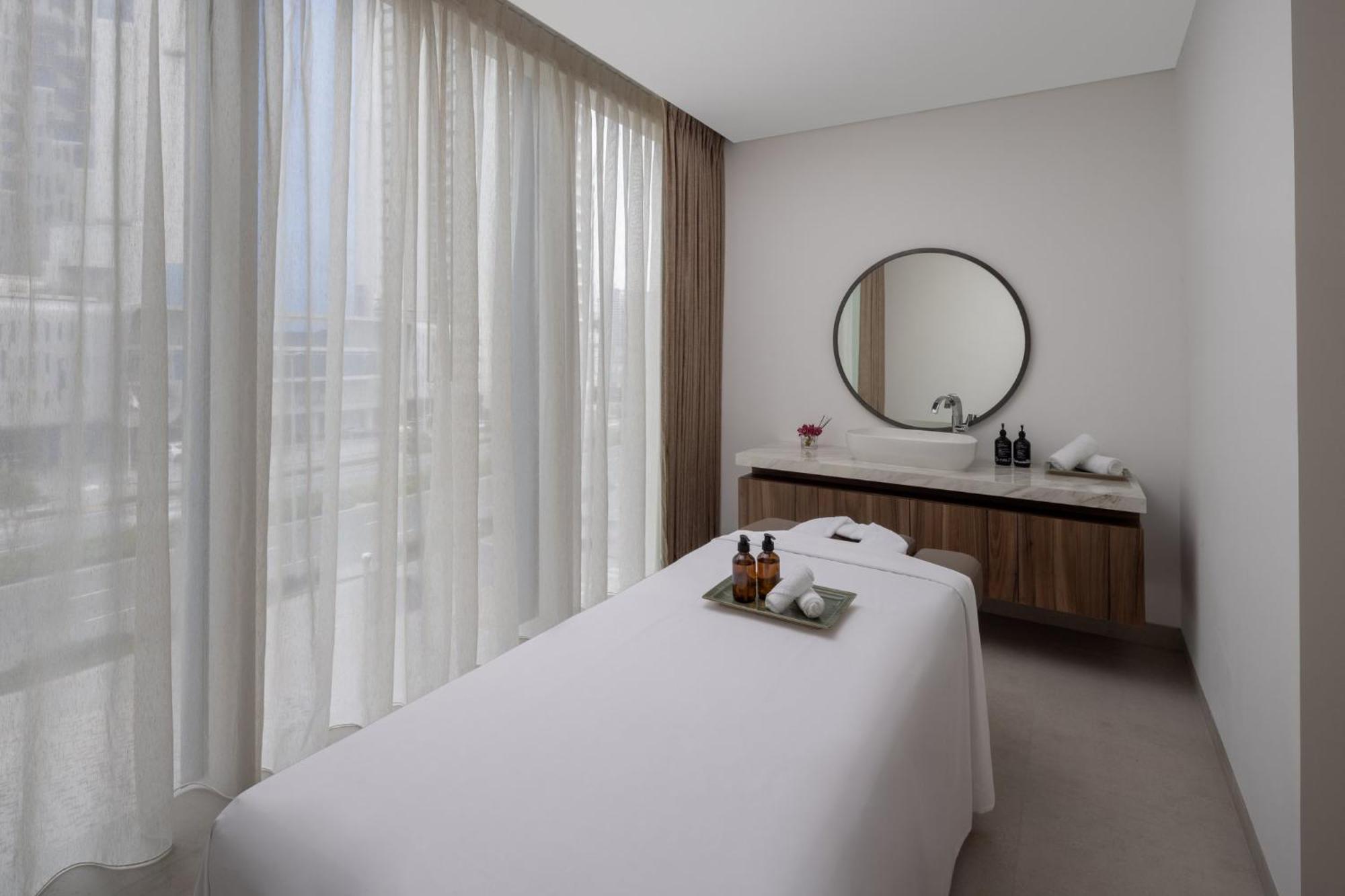 Holiday Inn Dubai Business Bay By Ihg Exterior foto