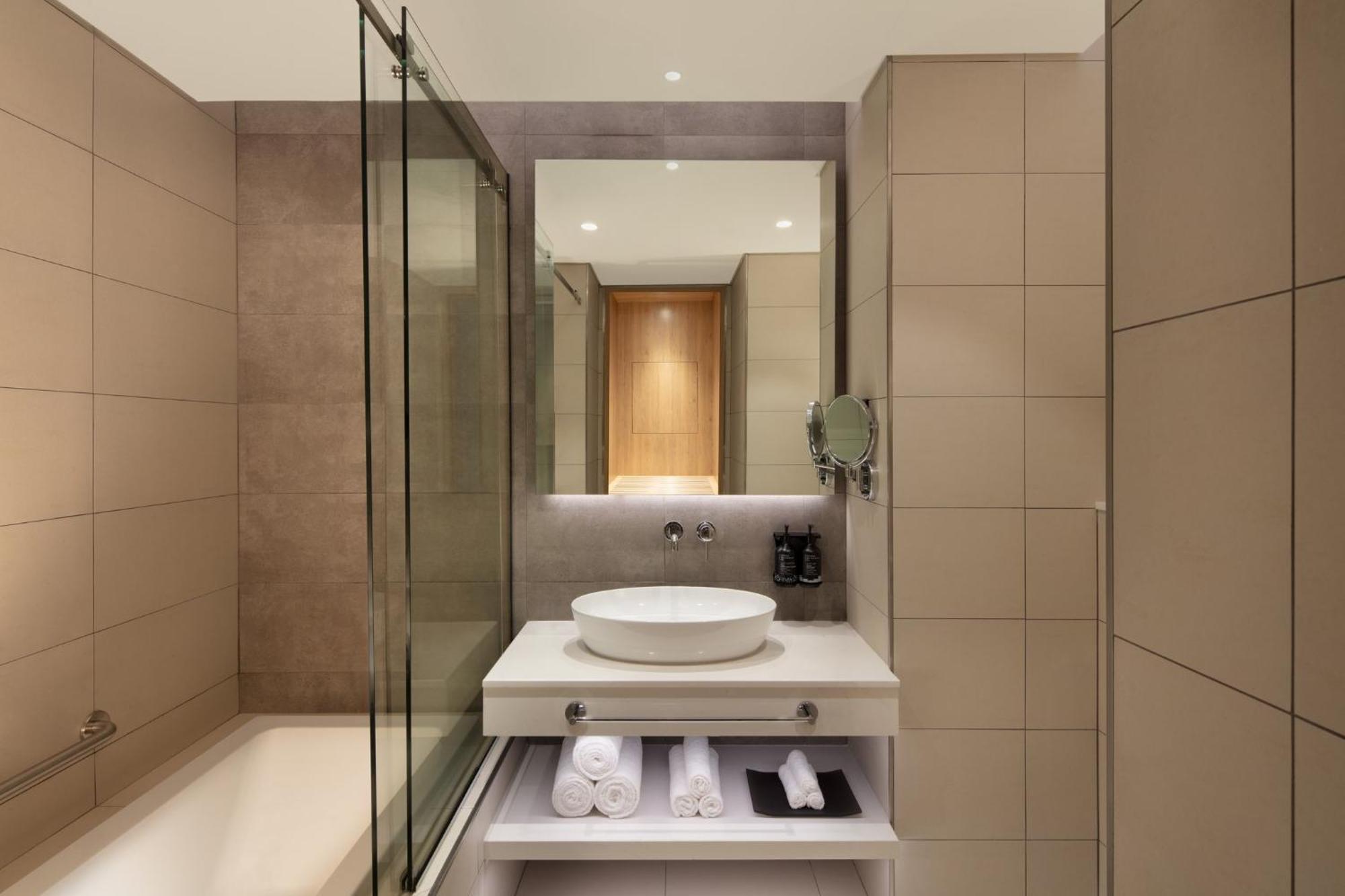 Holiday Inn Dubai Business Bay By Ihg Exterior foto